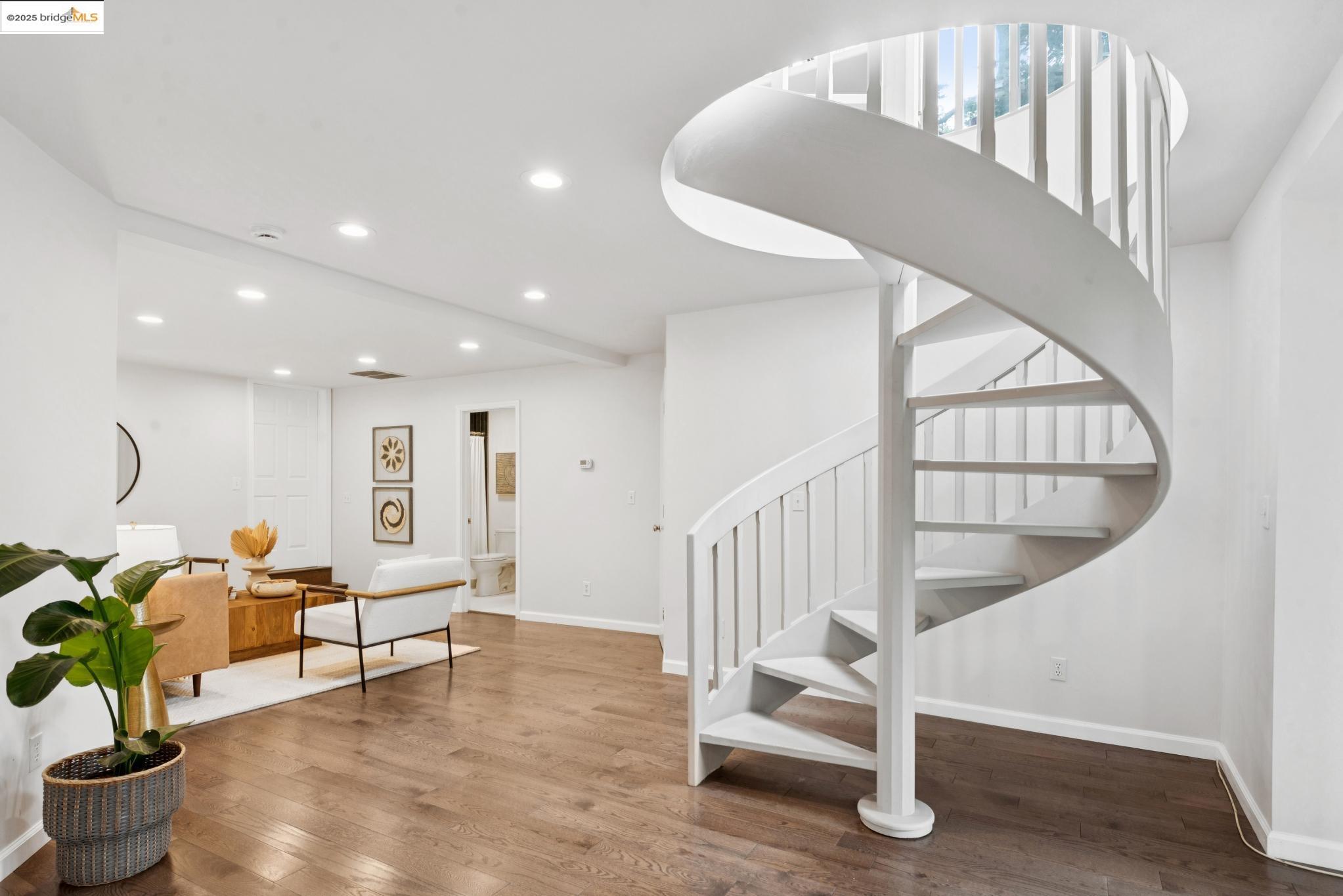 2861 Chelsea Drive Oakland, CA 94611 - Photo 43 of 56