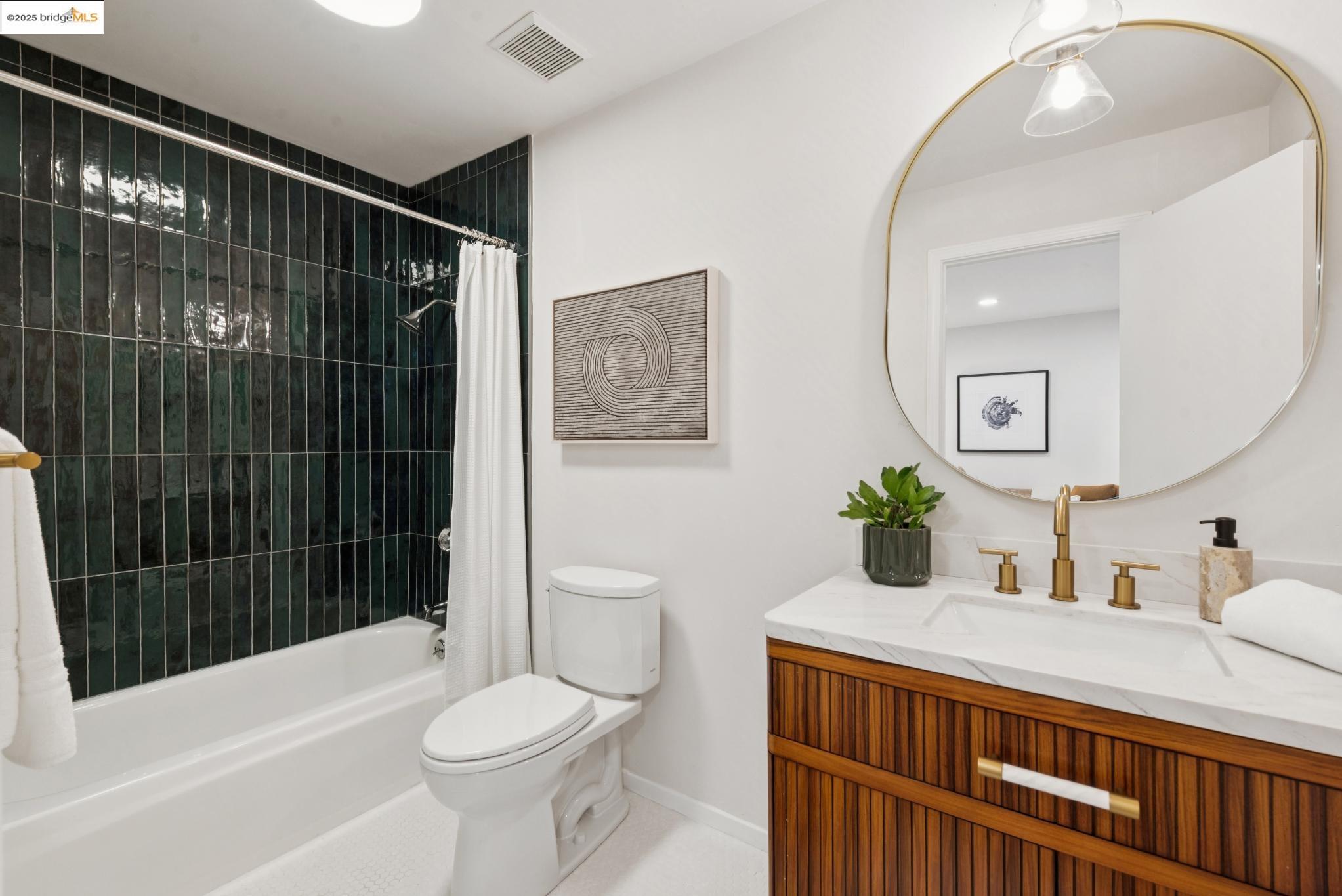 2861 Chelsea Drive Oakland, CA 94611 - Photo 46 of 56 a bathroom with a sink toilet and shower