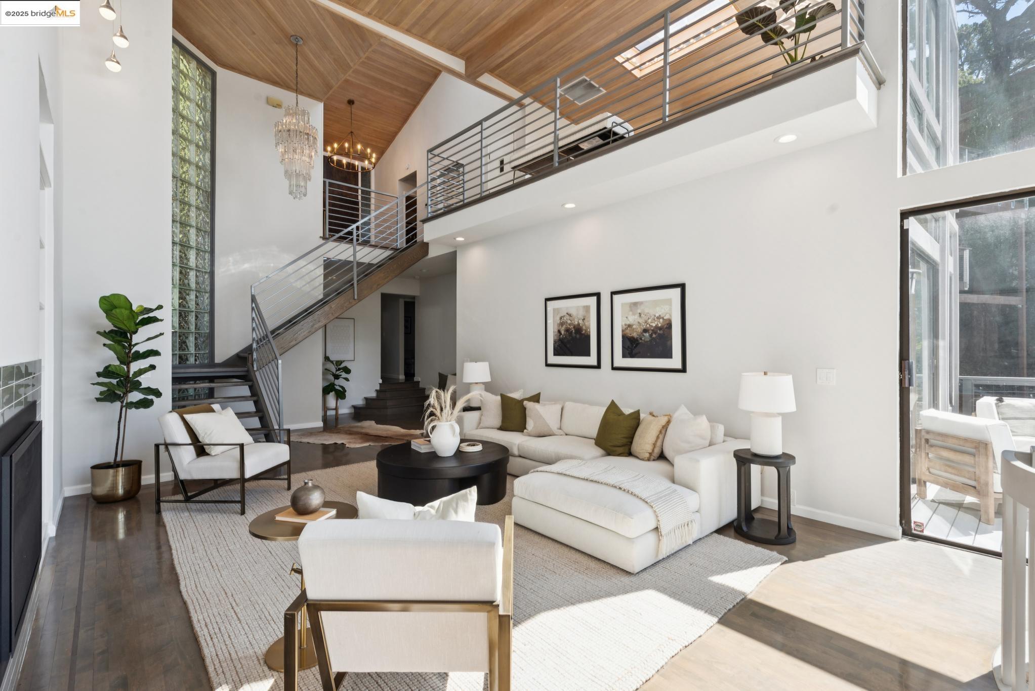 2861 Chelsea Drive Oakland, CA 94611 - Photo 5 of 56 a living room with furniture and wooden floor
