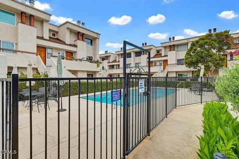 $565,000 | 2680 Lake Avenue, Unit 8, Altadena, CA 91001