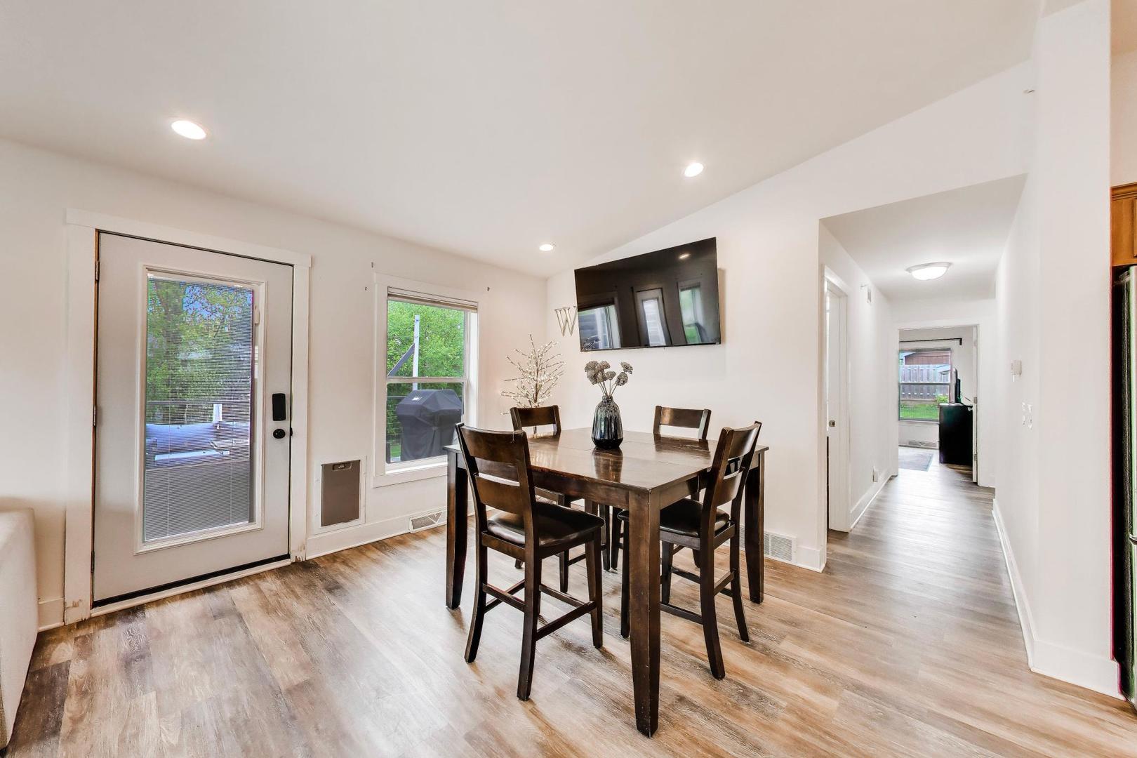 23694 North Park Road Lake Zurich, IL 60047 - Photo 4 of 27