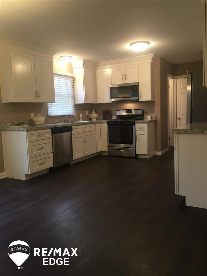 8155 Davison Road Davison, MI 48423 - Photo 6 of 23 21526382-5.JPG
