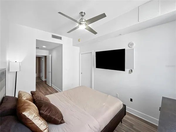 $319,000 | 1120 East Kennedy Boulevard, Unit 1427, Tampa, FL 33602