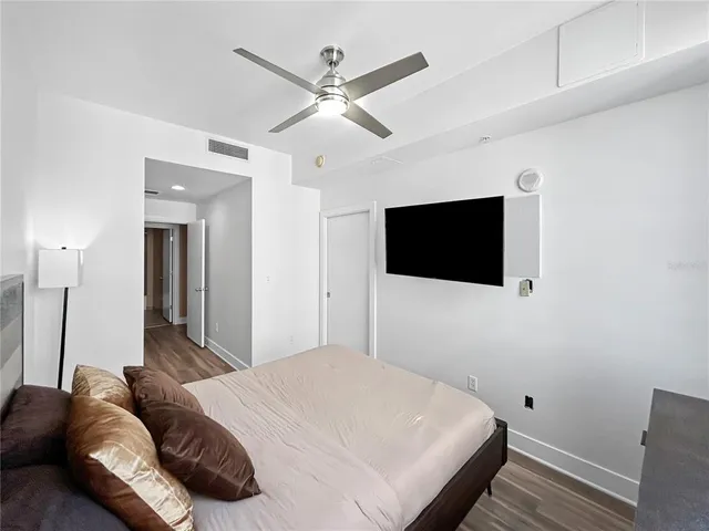 $335,000 | 1120 East Kennedy Boulevard, Unit 1427, Tampa, FL 33602