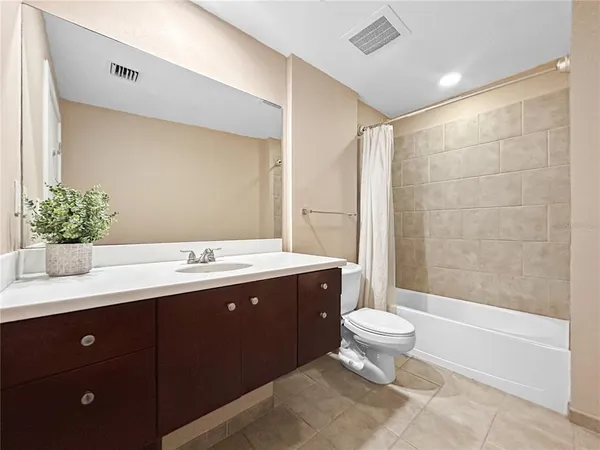 $319,000 | 1120 East Kennedy Boulevard, Unit 1427, Tampa, FL 33602