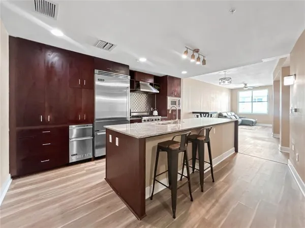 $319,000 | 1120 East Kennedy Boulevard, Unit 1427, Tampa, FL 33602