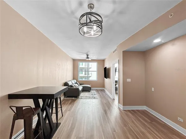 $319,000 | 1120 East Kennedy Boulevard, Unit 1427, Tampa, FL 33602