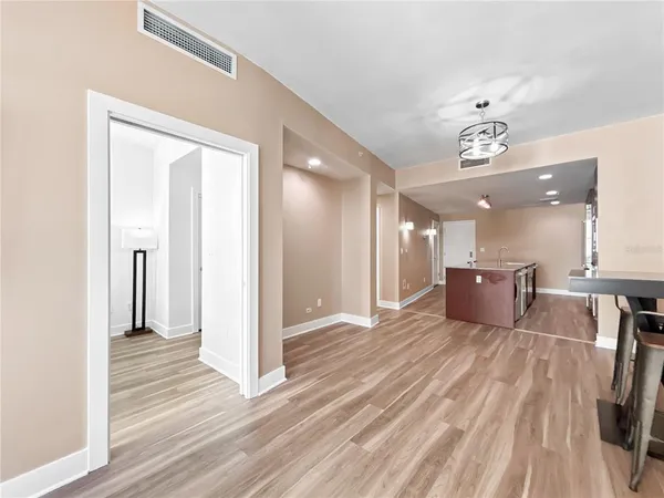 $319,000 | 1120 East Kennedy Boulevard, Unit 1427, Tampa, FL 33602