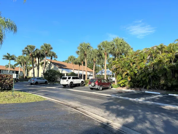 $1,950 | 3101 Lucerne Park Drive, Greenacres, FL 33467