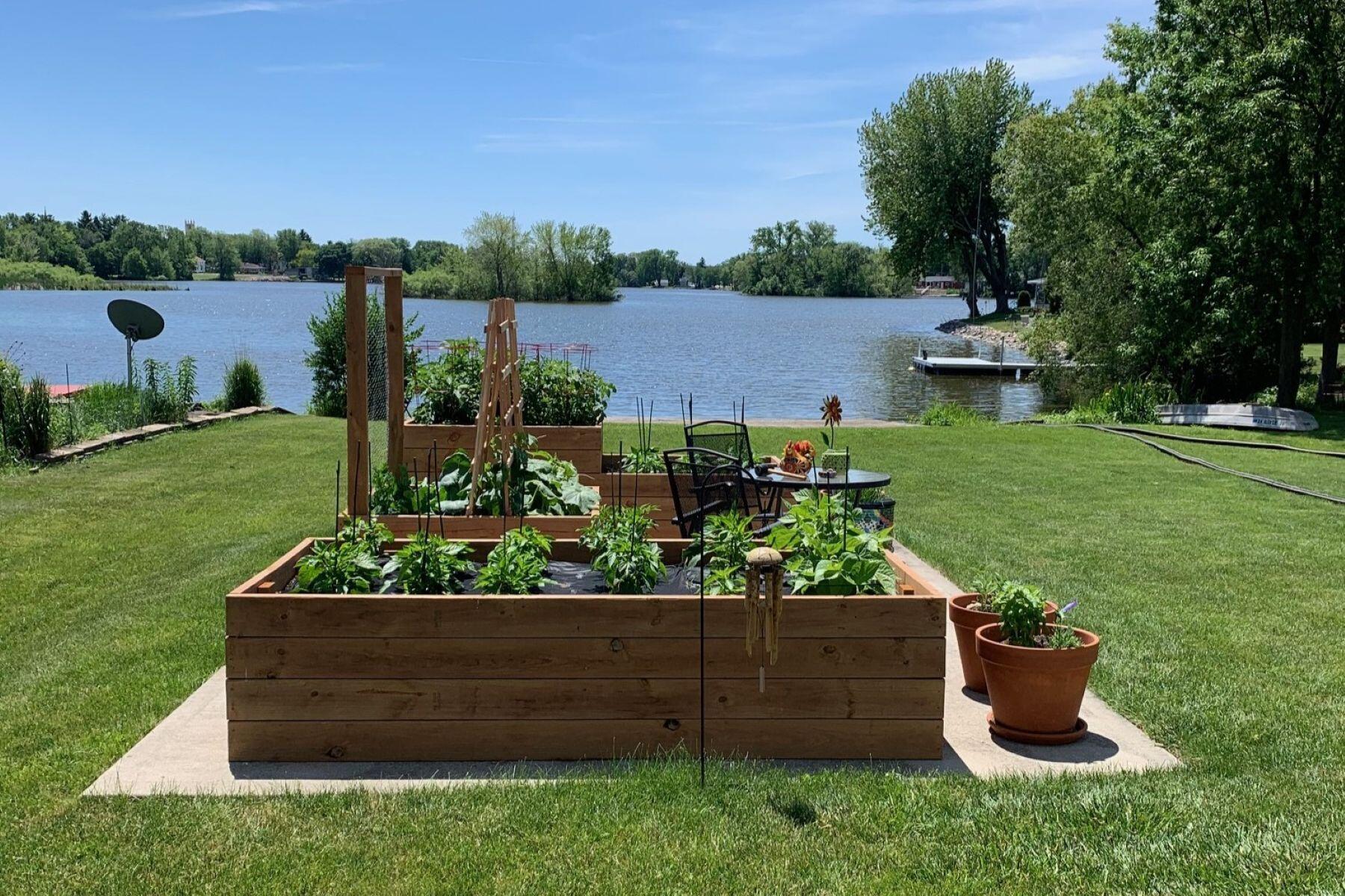 121 West Spaulding Street Watertown, WI 53098 - Photo 4 of 31 Summer View of the Gardens