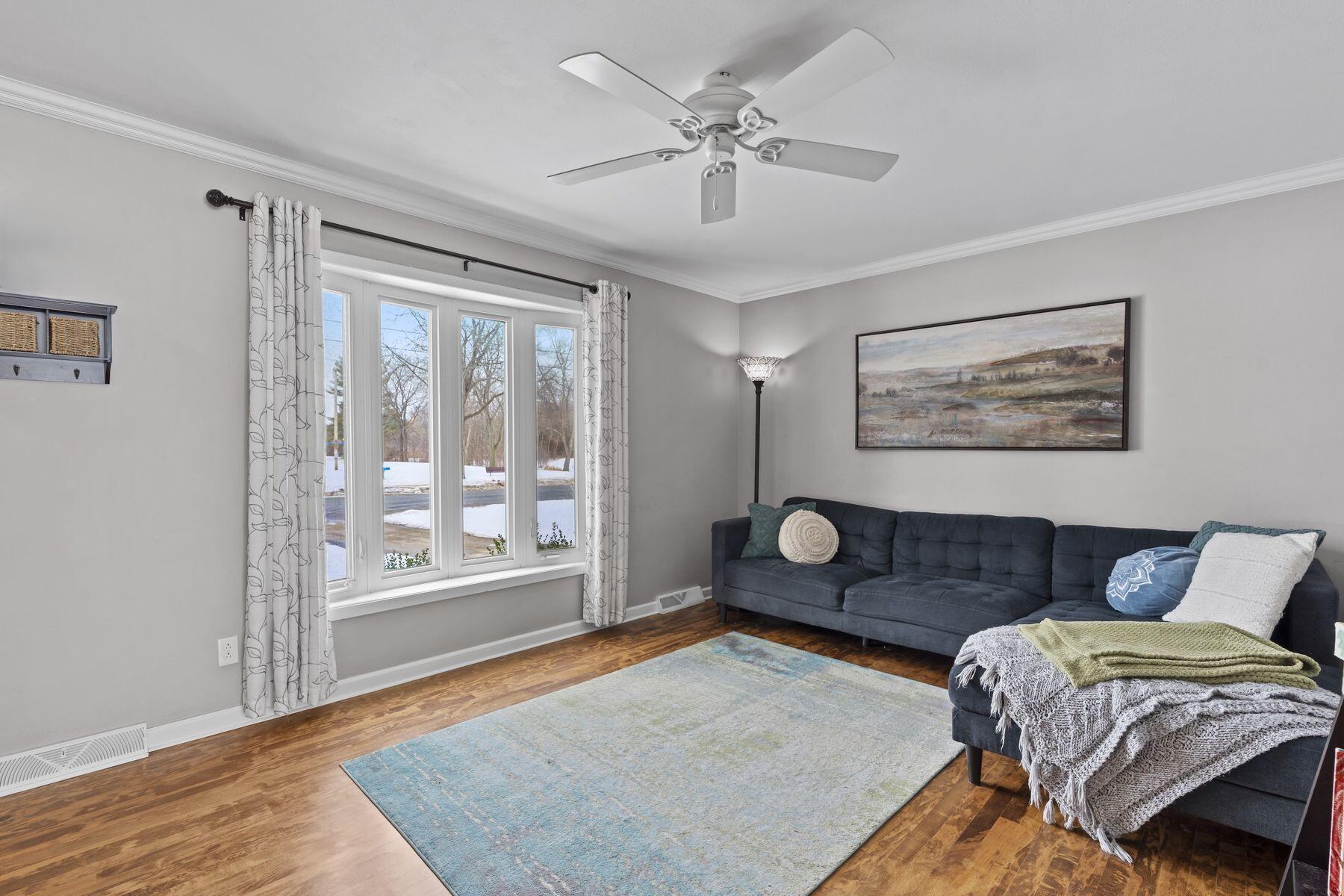 121 West Spaulding Street Watertown, WI 53098 - Photo 5 of 31 Welcome Home!