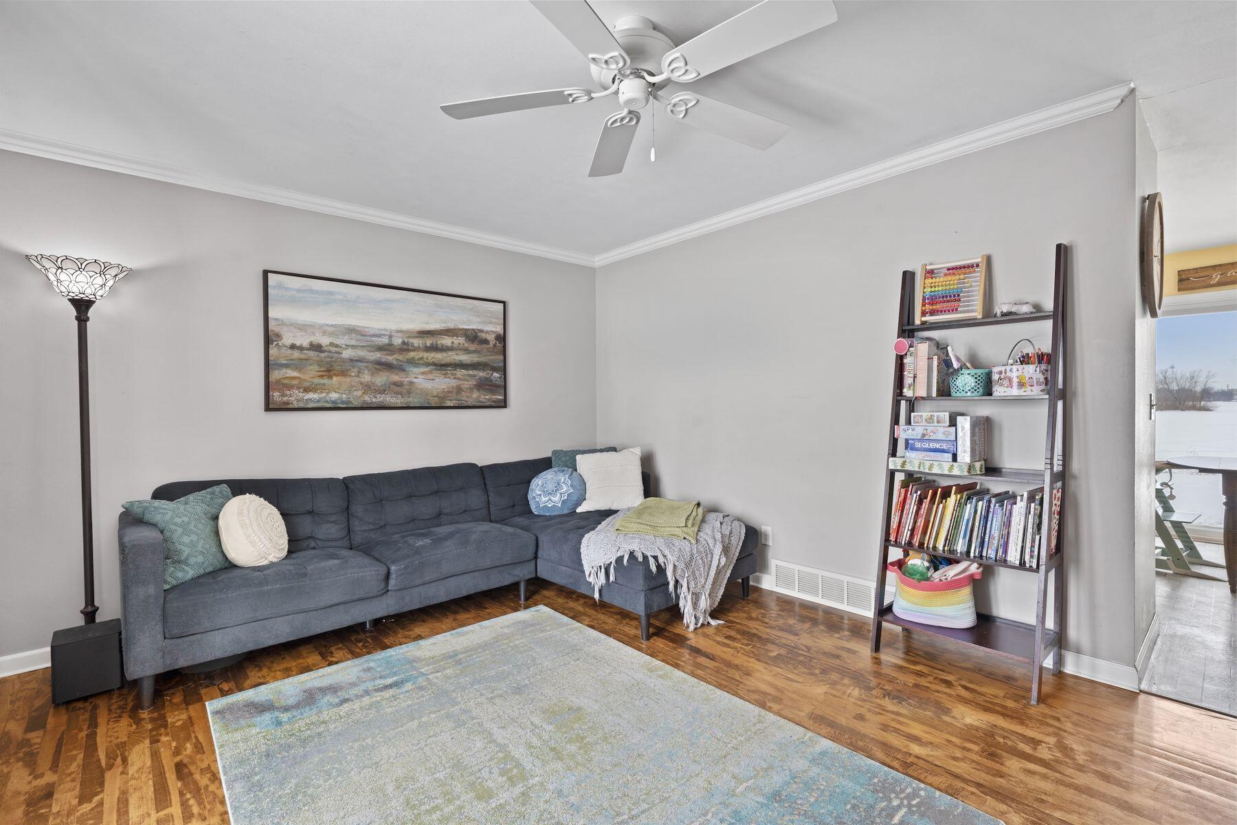 121 West Spaulding Street Watertown, WI 53098 - Photo 7 of 31 Maple Hardwood Floors