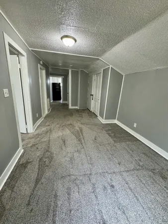 $900 | 3032 1/2 Indian Road, Davenport, IA 52802