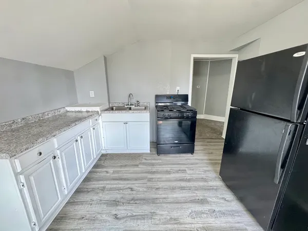 $900 | 3032 1/2 Indian Road, Davenport, IA 52802