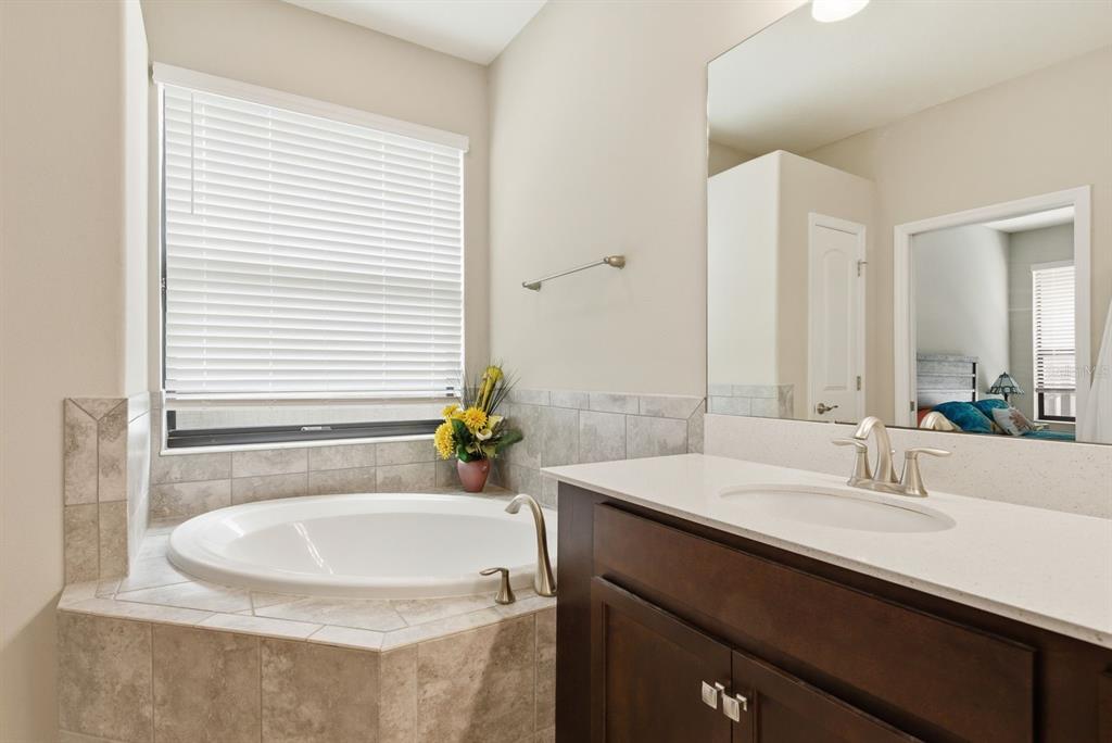 11632 Weaver Hollow Road New Port Richey, FL 34654 - Photo 17 of 33