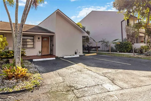 $3,200 | 12241 Southwest 24th Terrace, Unit 39, Miami, FL 33175