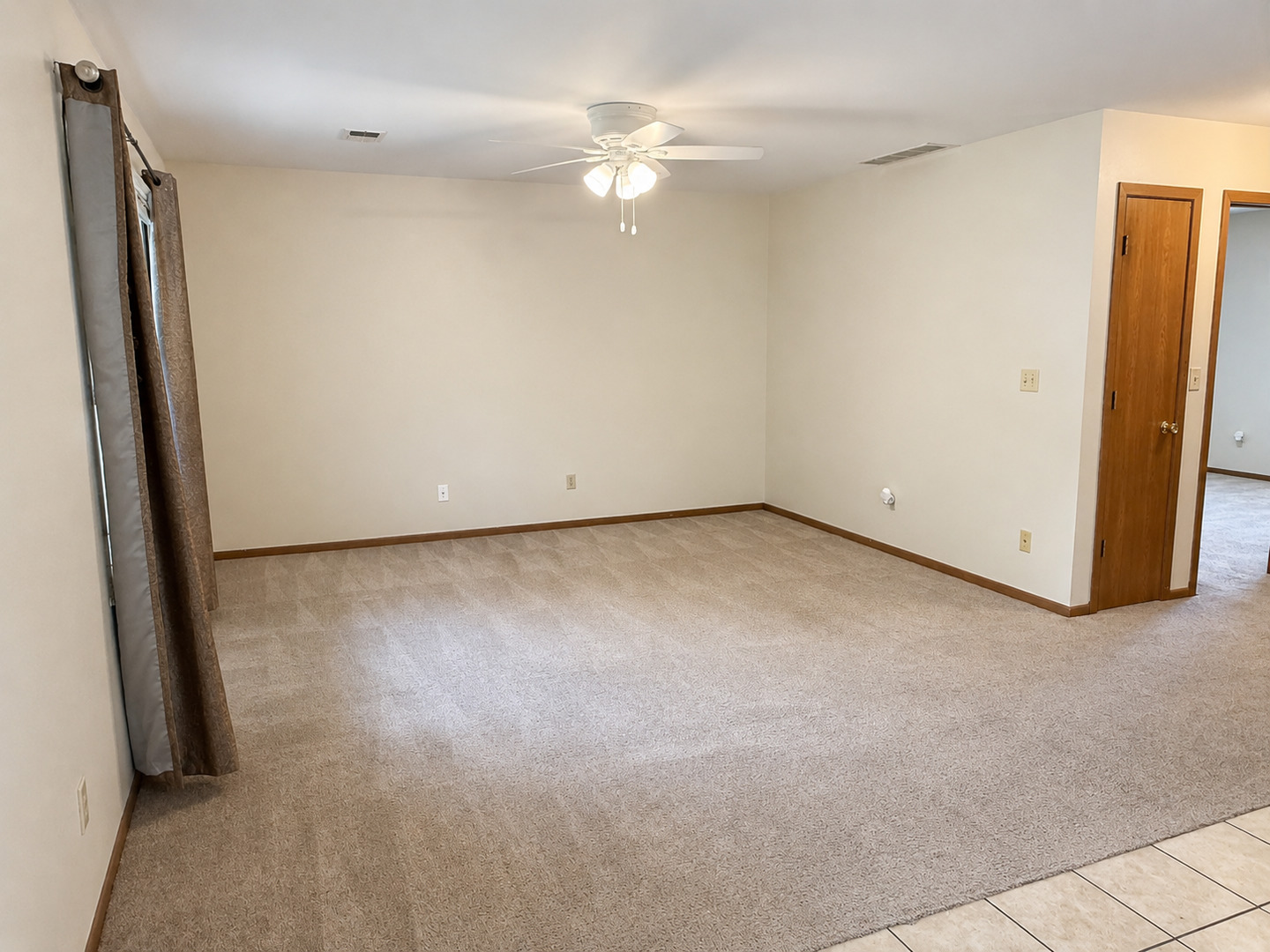 2050 Coltonville Road, Unit 2050 Sycamore, IL 60178 - Photo 5 of 10