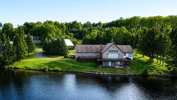$975,000 | 1467 Diamond Pond Road, Unit 0U5/000009, Stewartstown, NH 03576