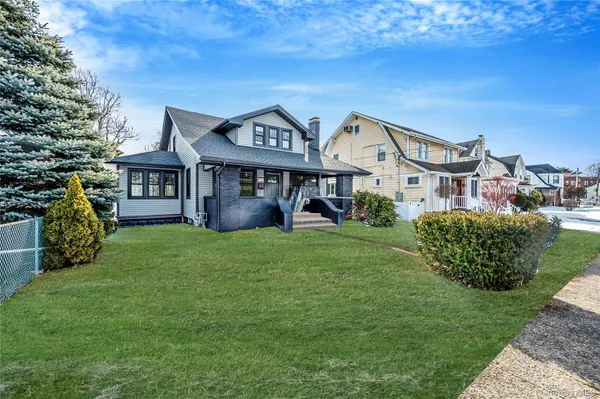 $849,999 | 2357 Rockwood Avenue, Baldwin, NY 11510