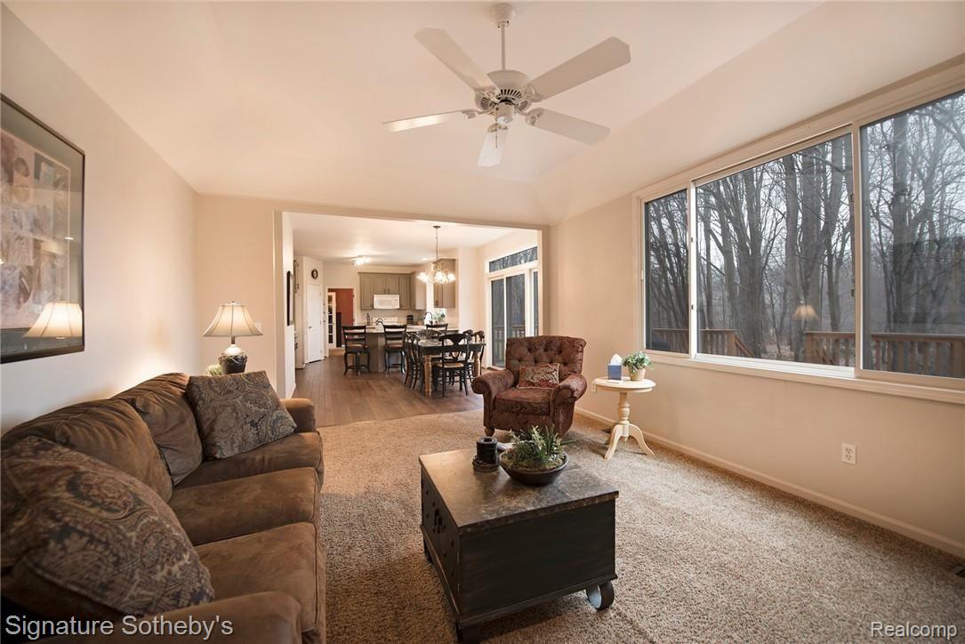 6833 Woodcrest Ridge Clarkston, MI 48346 - Photo 12 of 36 11.jpg