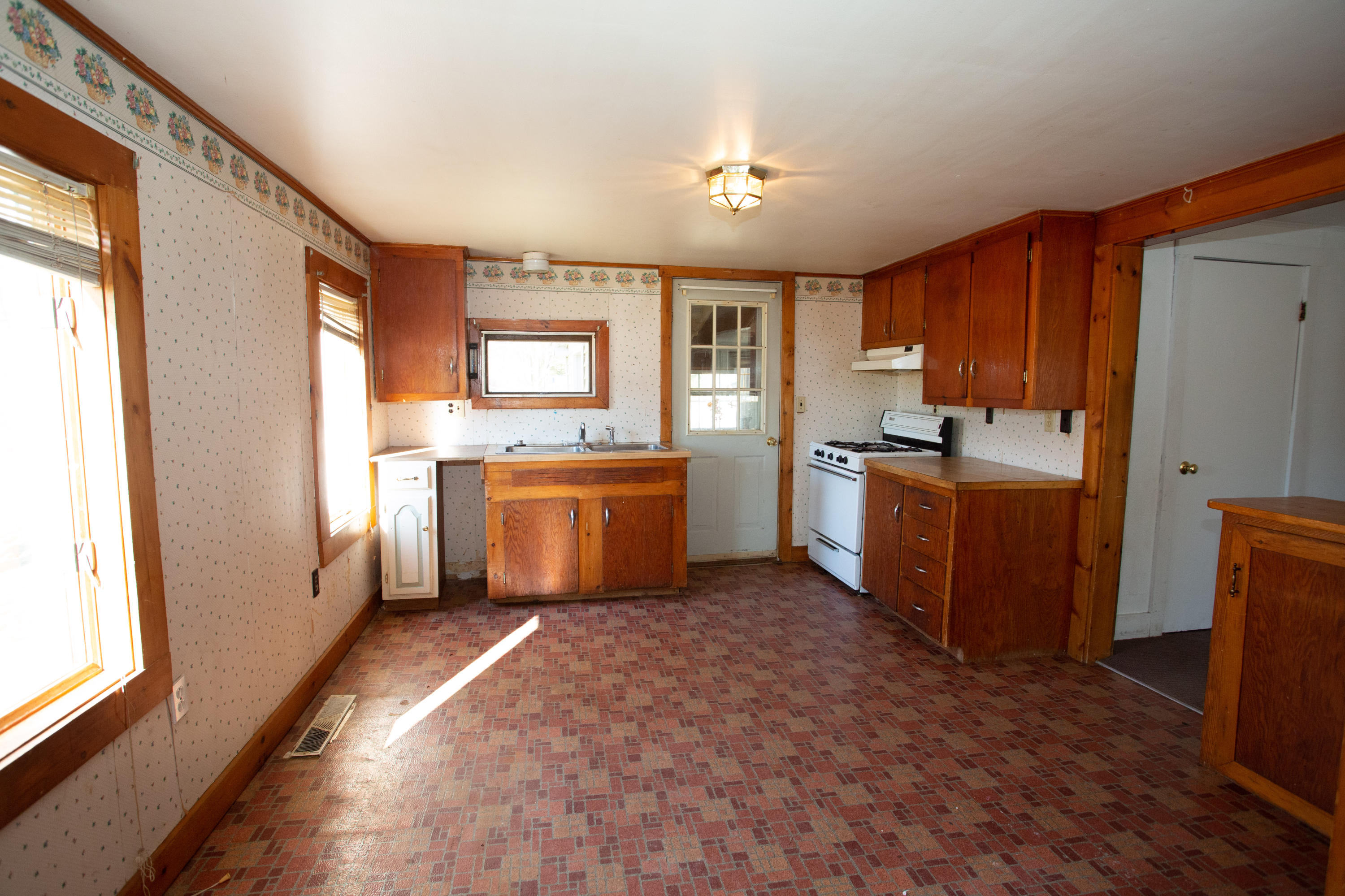 45 Cutts Road Kittery, ME 03904 - Photo 4 of 14 Cutts Rd-6