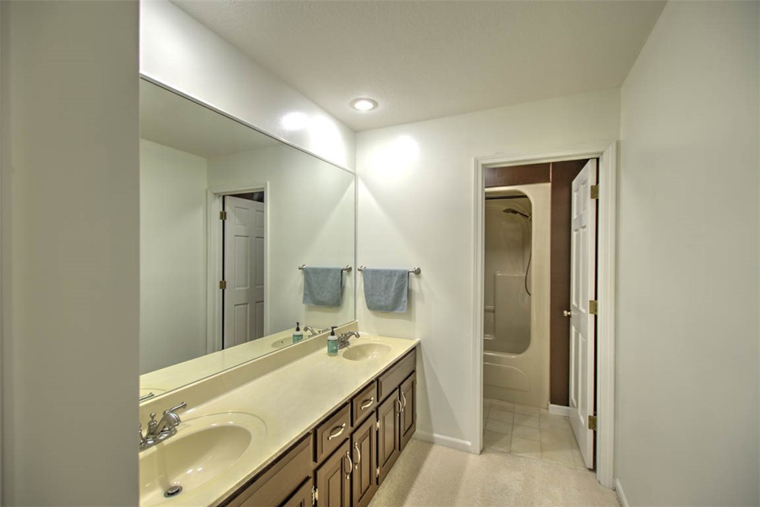 775 Country Manor Drive Decatur, IL 62521 - Photo 25 of 44 Gallery Image 25