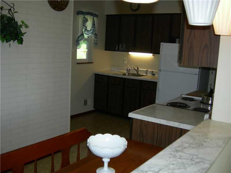 8819 Peebles Road Allison Park, PA 15101 - Photo 6 of 14 Kitchen.