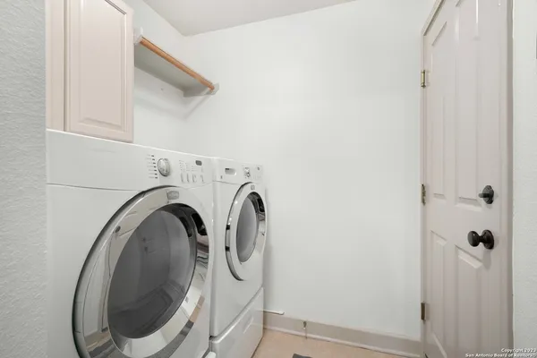 $2,850 | 18914 Surrey Wood, San Antonio, TX 78258