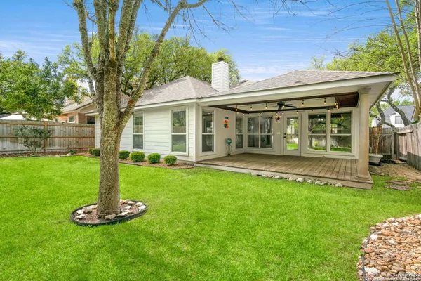 $2,850 | 18914 Surrey Wood, San Antonio, TX 78258