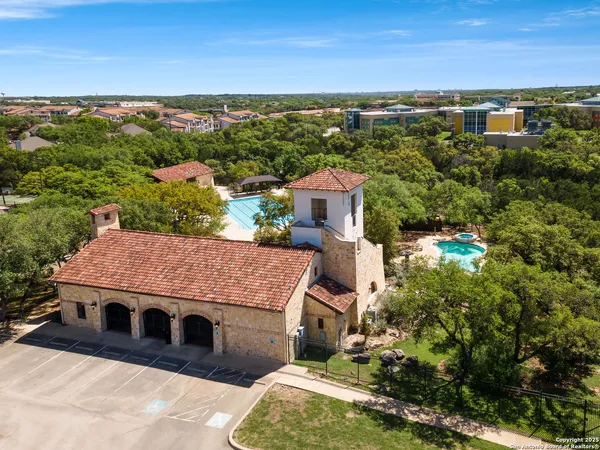 $2,850 | 18914 Surrey Wood, San Antonio, TX 78258