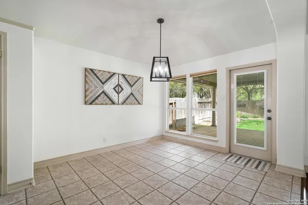 $2,850 | 18914 Surrey Wood, San Antonio, TX 78258