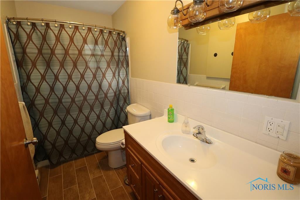 2937 Centennial Road Toledo, OH 43617 - Photo 6 of 12 Gallery Image 6