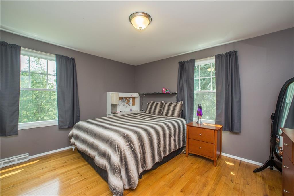 1304 Rolling Meadow Road Pittsburgh, PA 15241 - Photo 17 of 25 Another great bedroom w/ HW floors