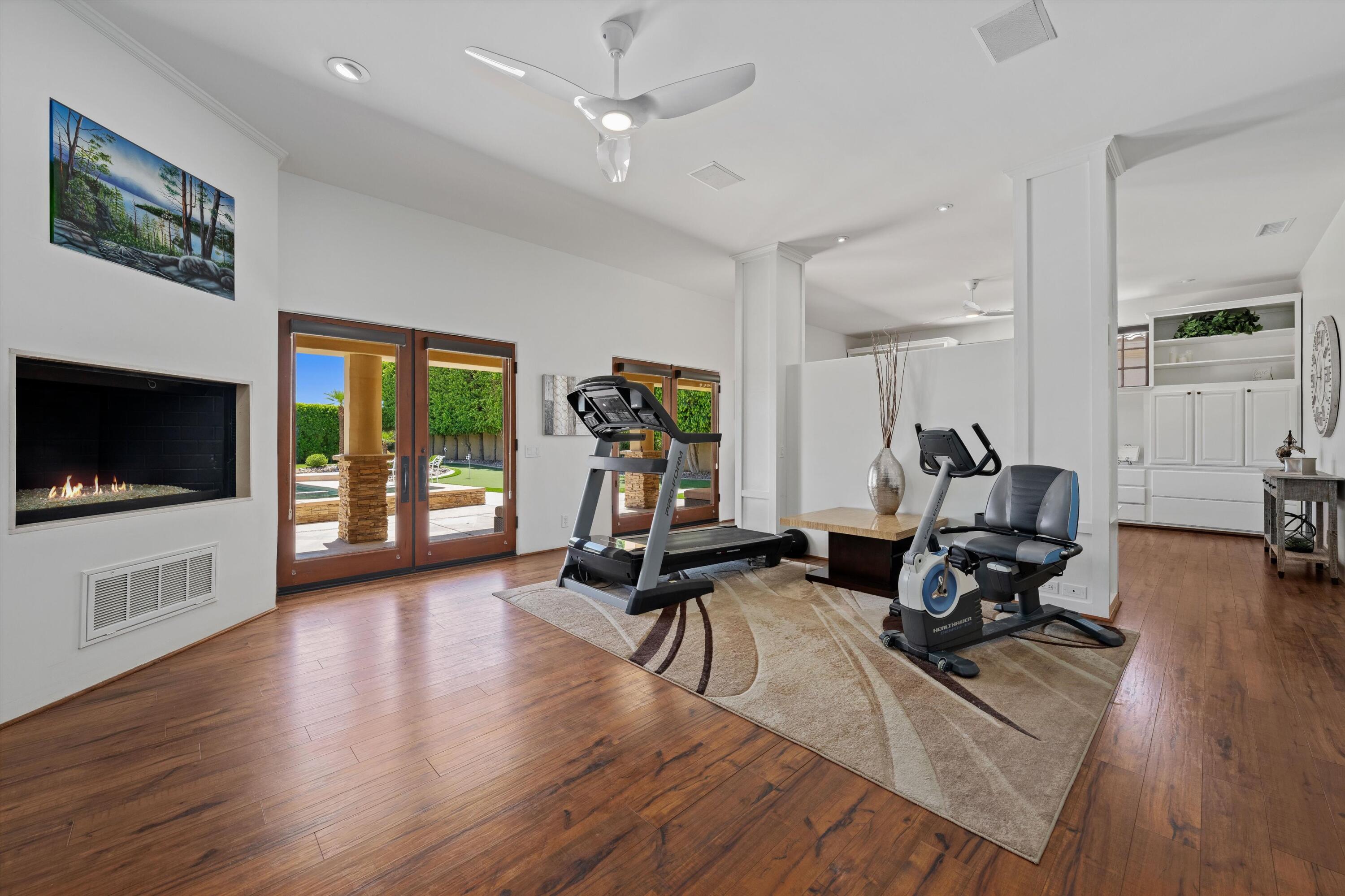 43190 Moore Circle Bermuda Dunes, CA 92203 - Photo 24 of 50 a view of a room with gym equipment
