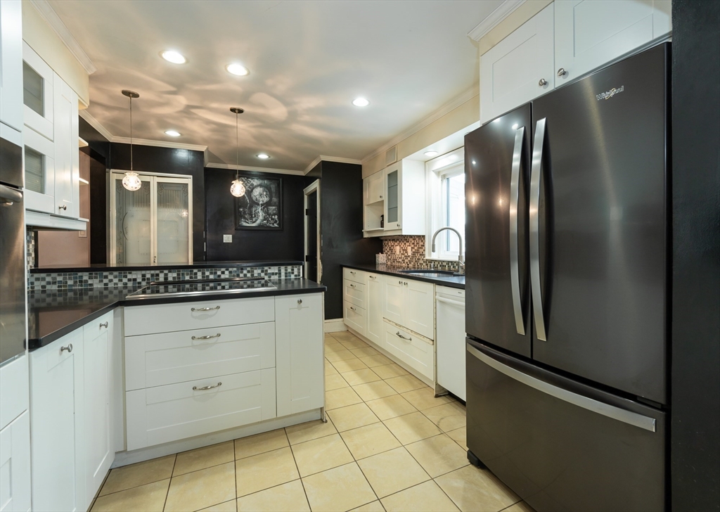 3 1/2 Buffum Street Salem, MA 01970 - Photo 5 of 42