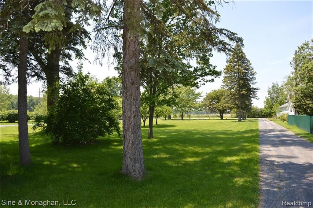 7427 South River Road Marine City, MI 48039 - Photo 7 of 17