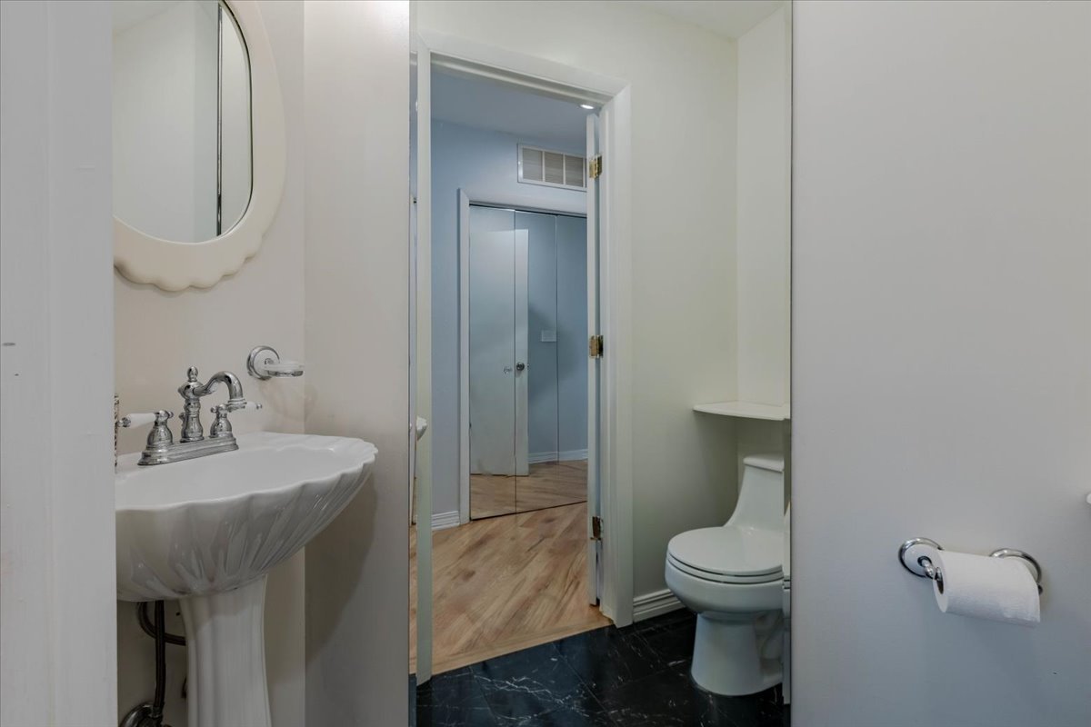 1313 Landwehr Road Northbrook, IL 60062 - Photo 29 of 32 Gallery Image 29