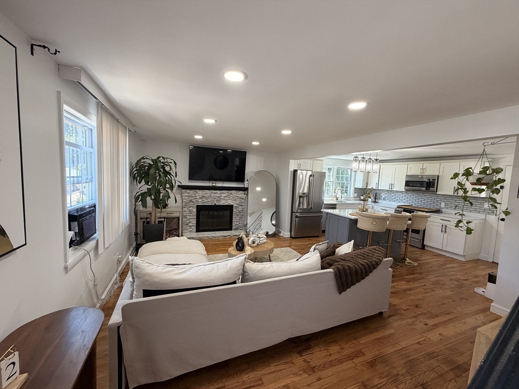 643 Boston Street Lynn, MA 01905 - Photo 3 of 27