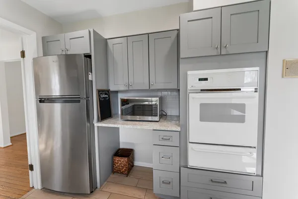 $549,900 | 1004 Greenfield Lane, Mount Prospect, IL 60056