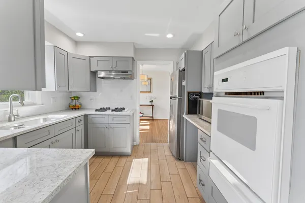 $549,900 | 1004 Greenfield Lane, Mount Prospect, IL 60056