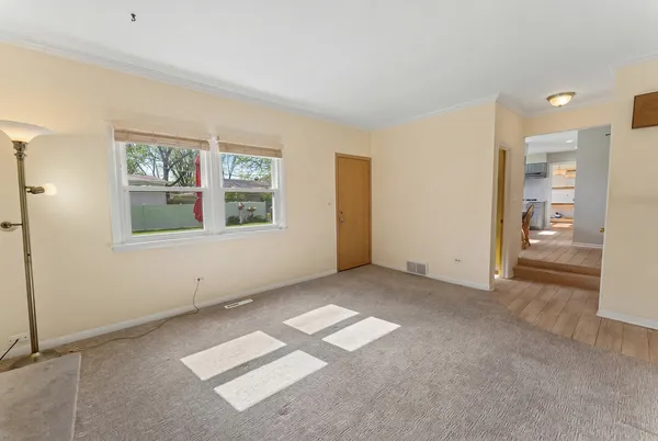 $549,900 | 1004 Greenfield Lane, Mount Prospect, IL 60056