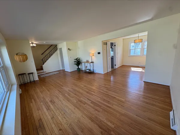 $549,900 | 1004 Greenfield Lane, Mount Prospect, IL 60056