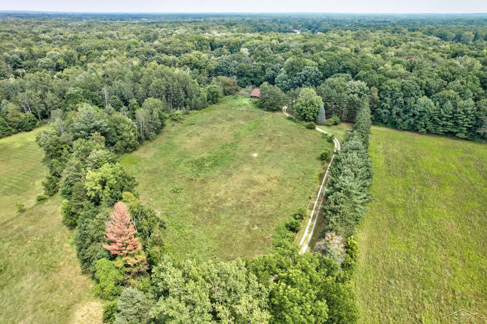 8101 Vassar Road Millington, MI 48746 - Photo 59 of 72 50119316-58.JPG