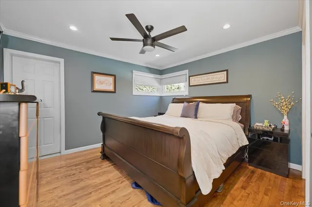 $650,000 | 10 Darnley Place, Huntington Station, NY 11746