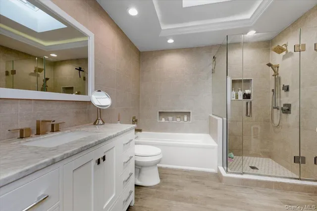 $650,000 | 10 Darnley Place, Huntington Station, NY 11746