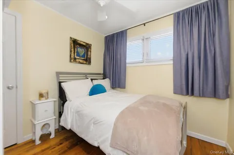 $650,000 | 10 Darnley Place, Huntington Station, NY 11746