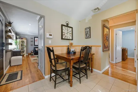 $650,000 | 10 Darnley Place, Huntington Station, NY 11746