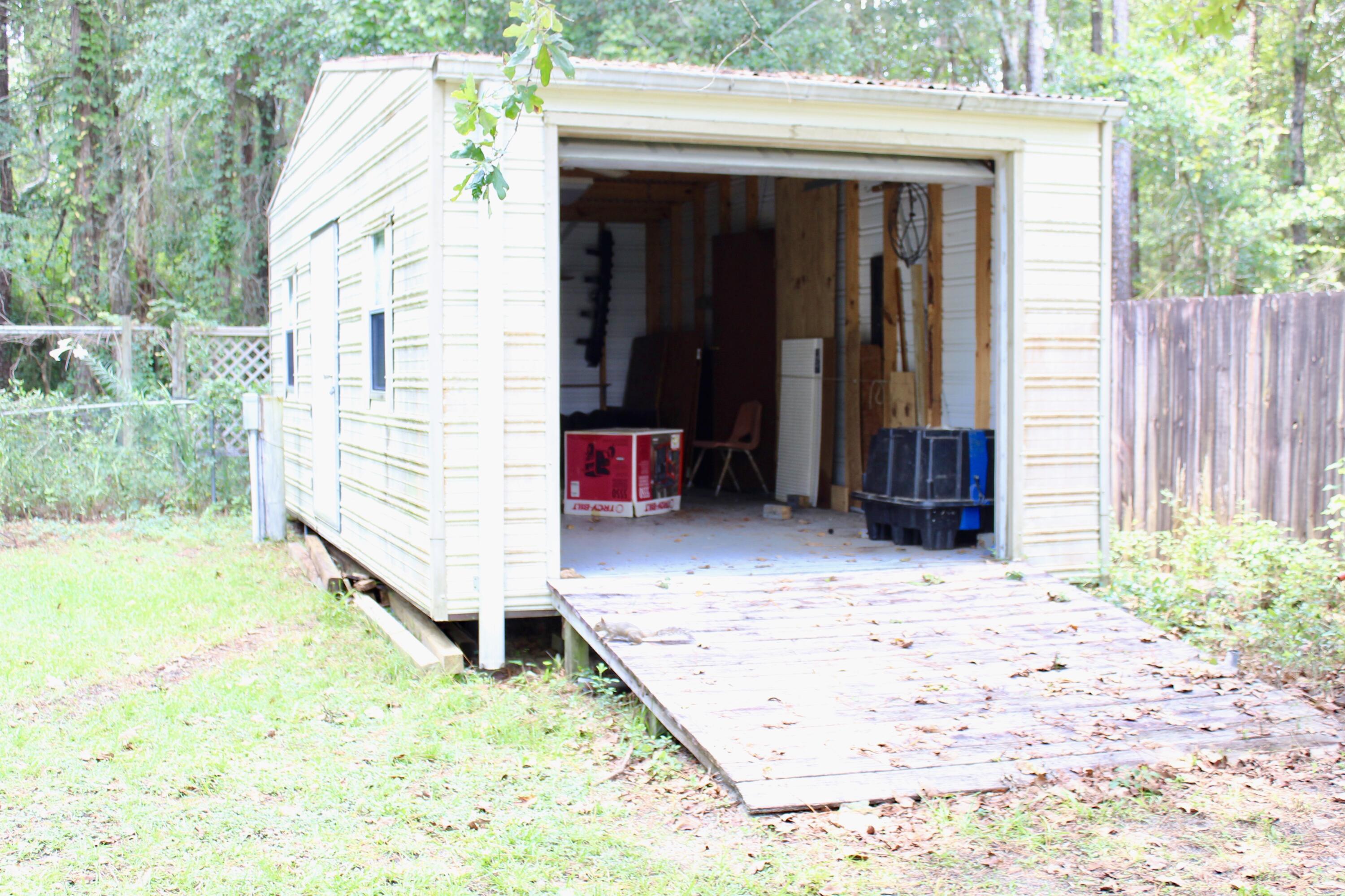 5446 Monterrey Road Crestview, FL 32539 - Photo 21 of 26 CV Shed