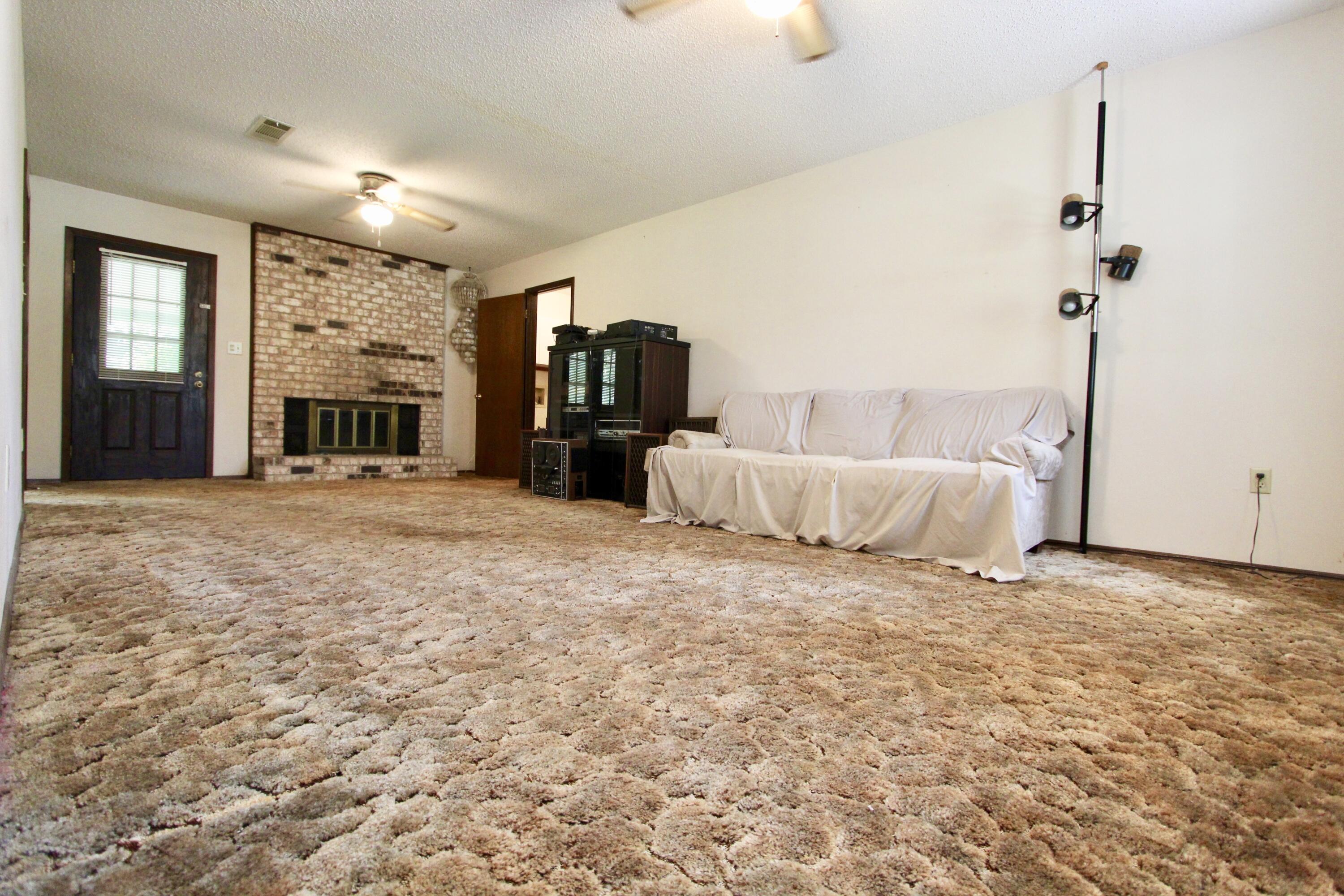 5446 Monterrey Road Crestview, FL 32539 - Photo 9 of 26 CV Fireplace:Living