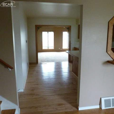 1358 Reid Road Flint, MI 48507 - Photo 15 of 21 20439840-14.JPG